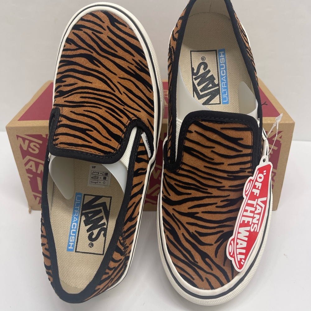 Vans Women’s Slip-On Sf
(Animal Stripes) Black/Marshmallow Sneakers
VN0A5HYQ9ZY - Picture 16 of 16